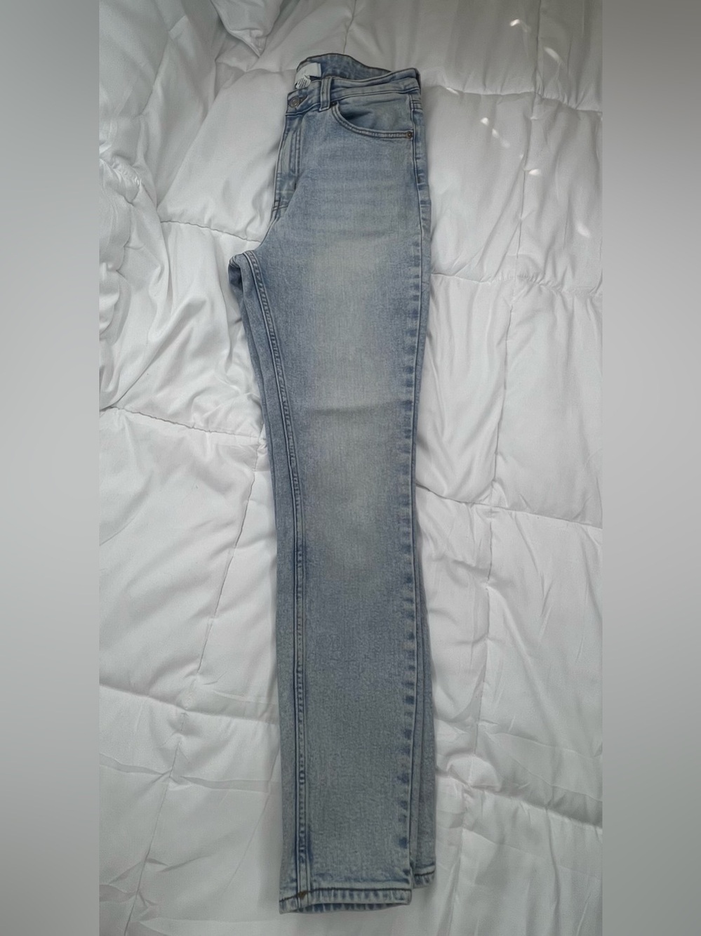 H&M Light Wash Skinny Jeans in Faded Blue
